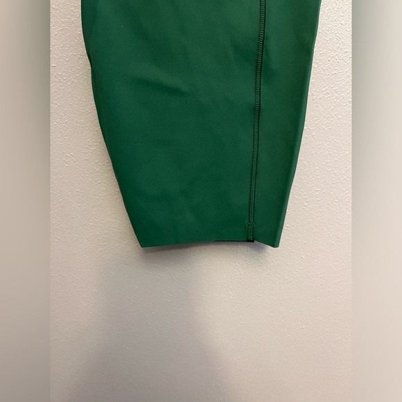 Lululemon Fast and Free High-Rise Tight 25" - Size 20 - Picture 4 of 16